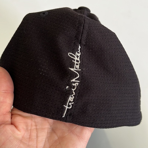 Travis Mathew flex fit s-m hat - Picture 6 of 6